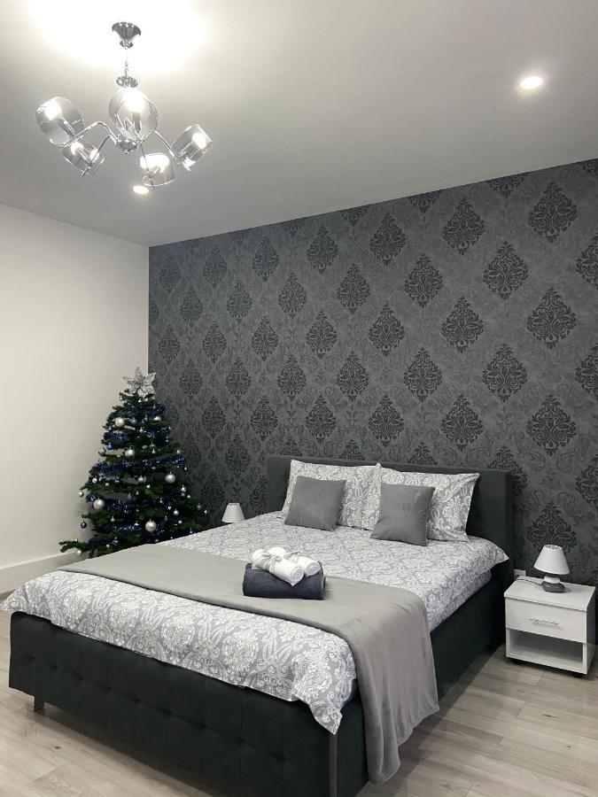 Apartment 5